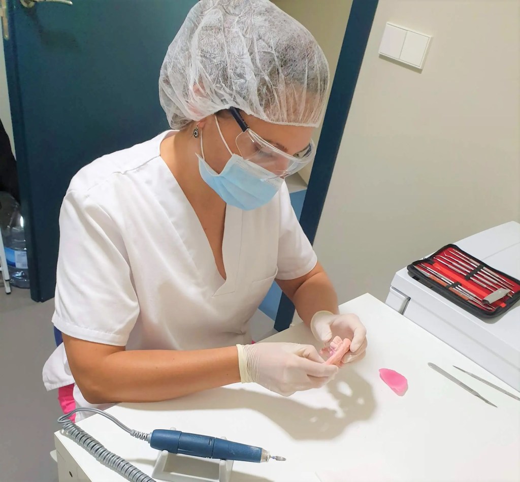 Dra Rey experta maxilofacial Pontevedra